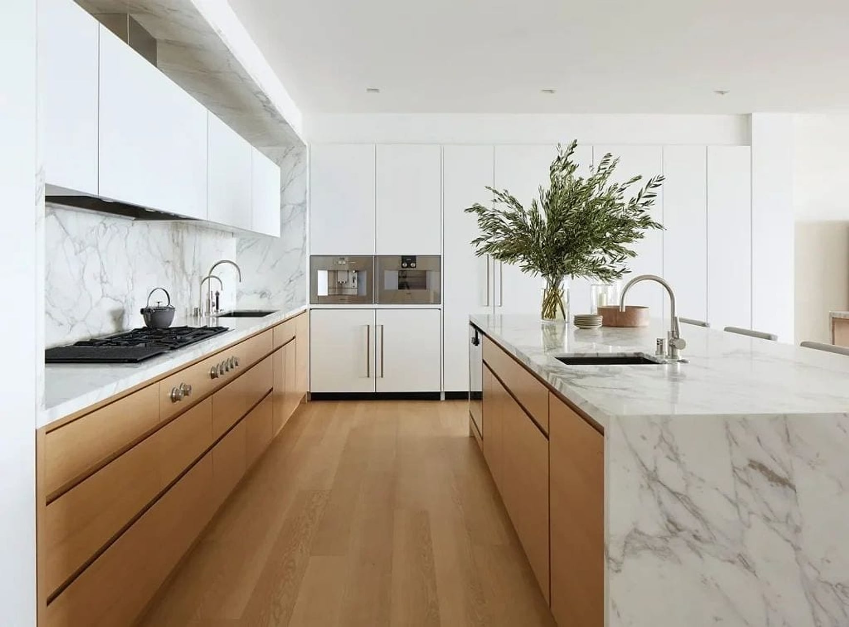 Interior design for custom homes Vancouver — warm West Coast kitchen by Taylor McKay, CoreVal Homes